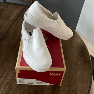 New in box platform white Vans